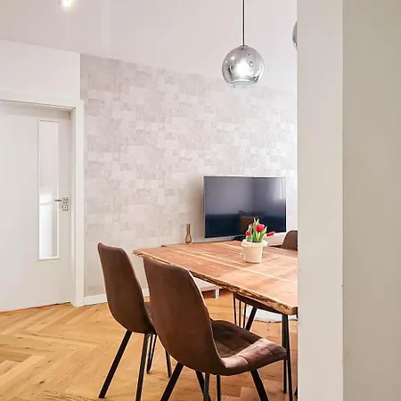 Modern Apartment In Kosice Exterior photo